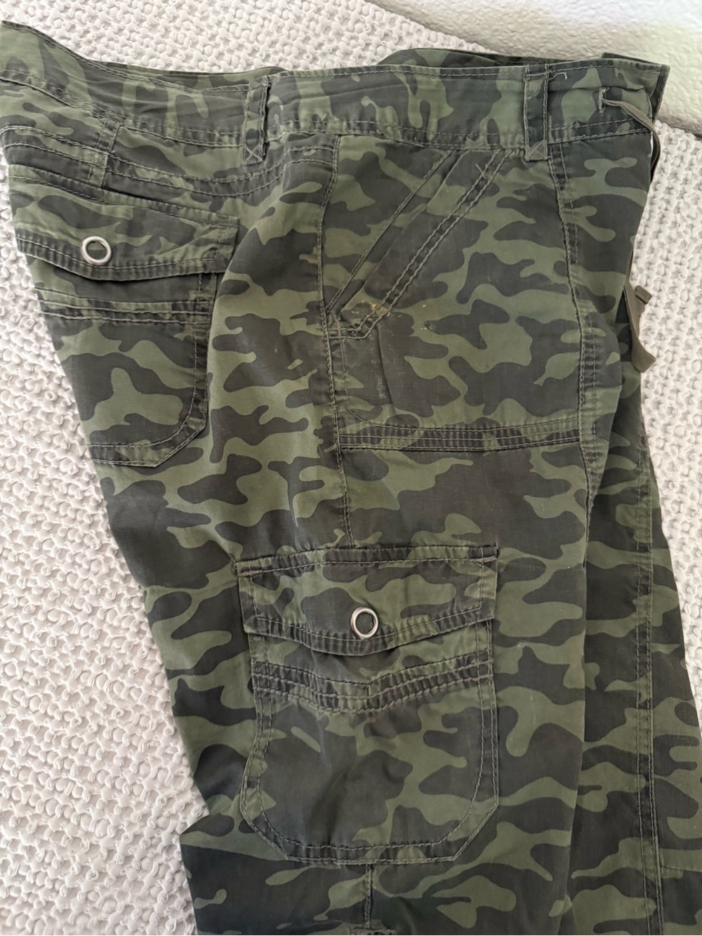 UNIONBAY womens capri Olive Camo Cargo Pants size 9 juniors - Picture 8 of 9